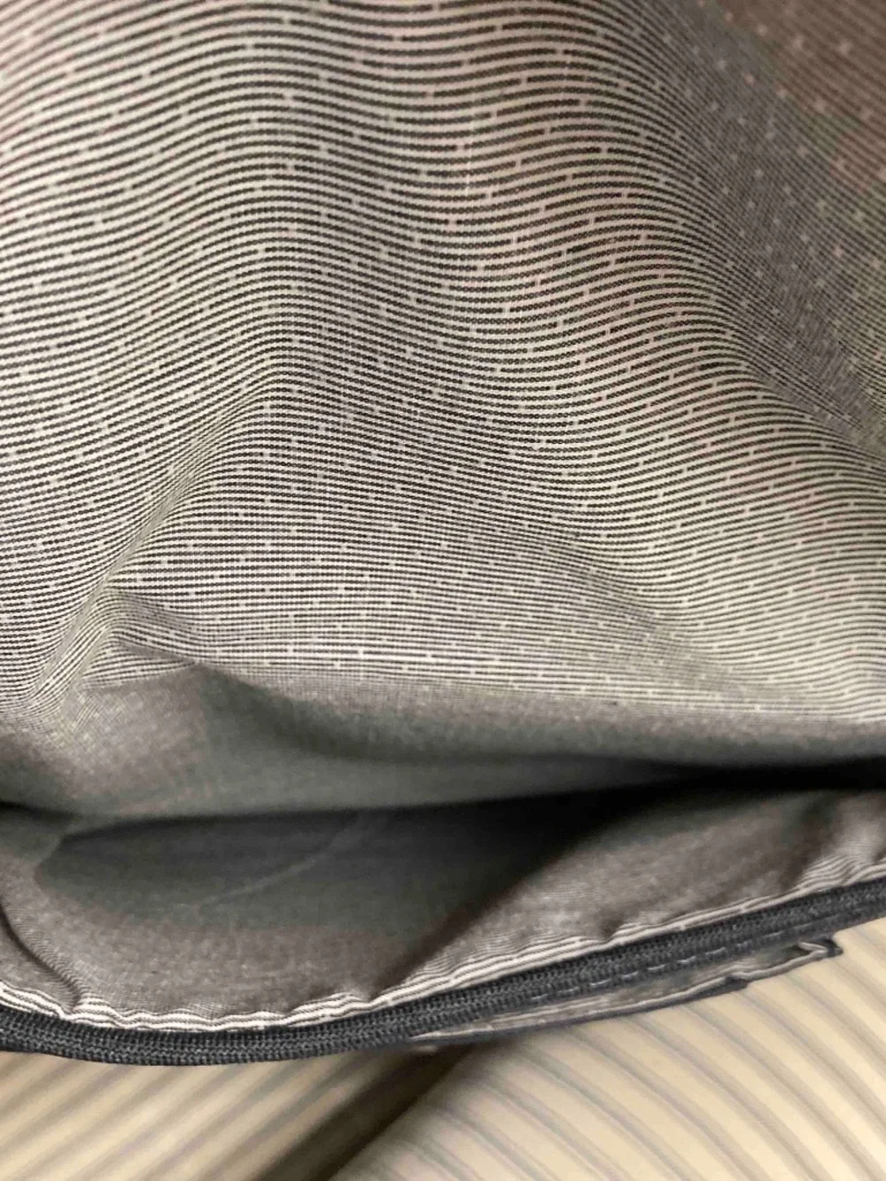 Laptop messenger bag